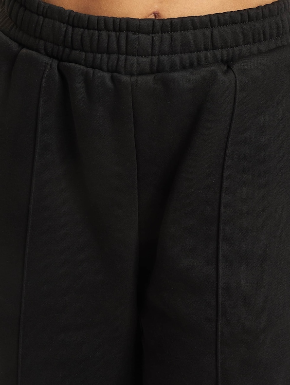 Ladies Straight Pin Tuck-3