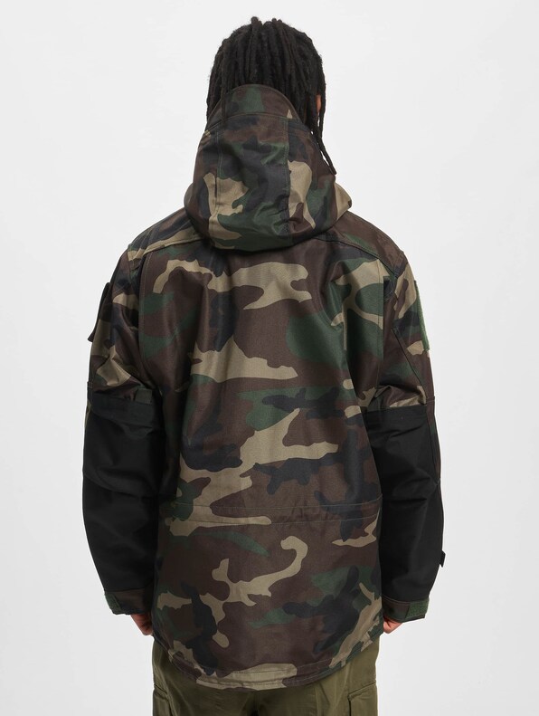 Performance Outdoor-1