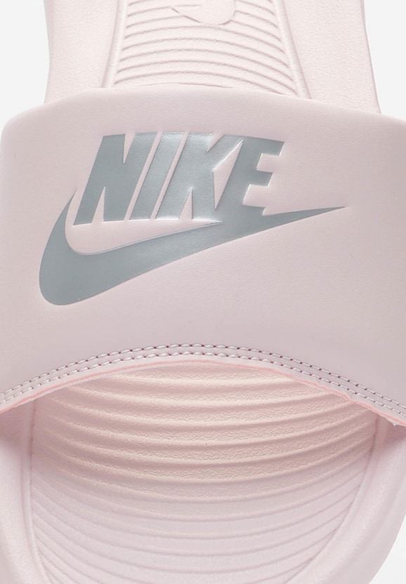 W Victori One Slide-3