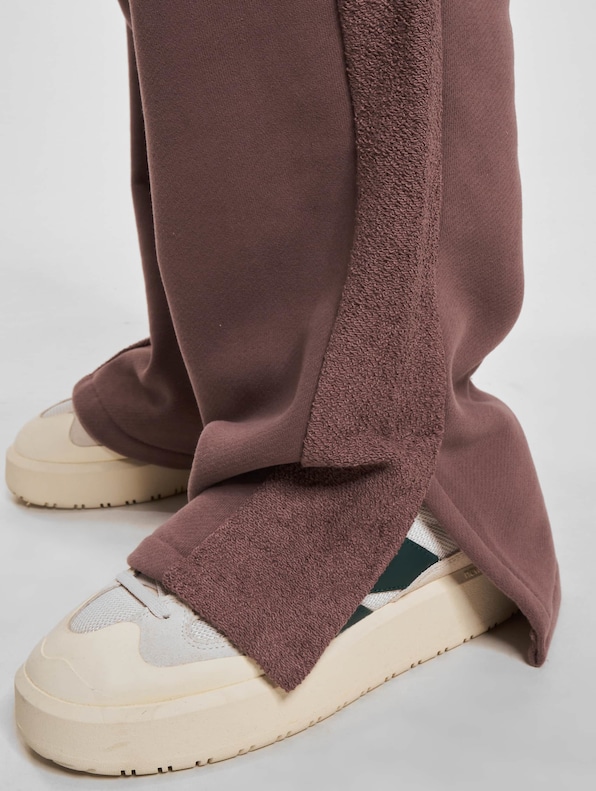 JM233-005-1 SJ Script Logo Back Slit Sweatpants-5