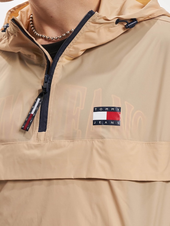 Tommy Jeans Pckable Tech Chicago Popover Windbreaker-4