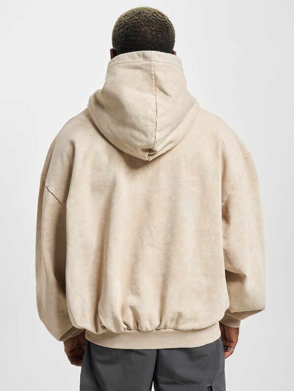 Small Signature Heavy-1