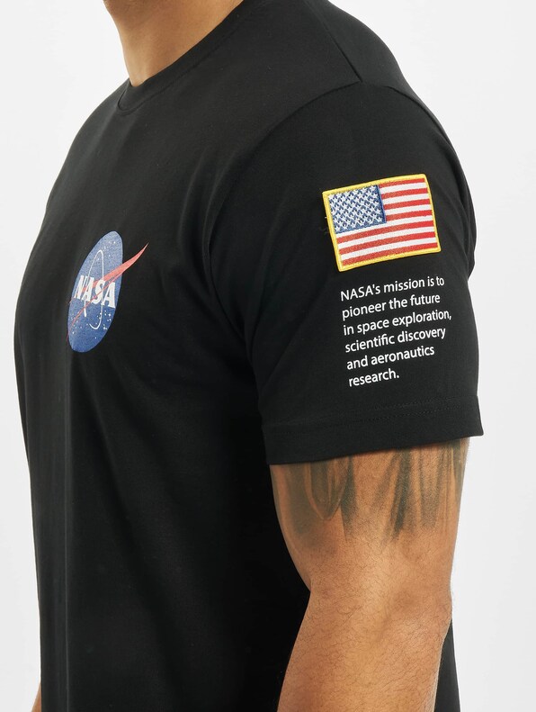 NASA Insignia Logo Flag-3