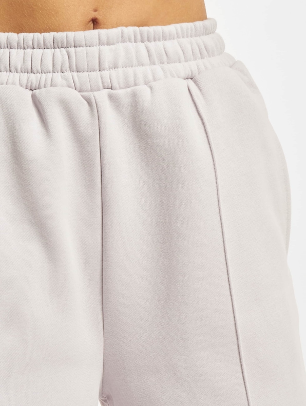 Ladies Straight Pin Tuck-3