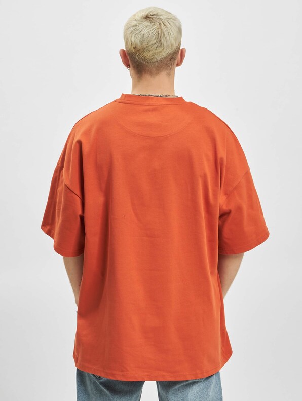 KM224-001-2 KK Chest Signature Heavy Jersey OS Tee-1