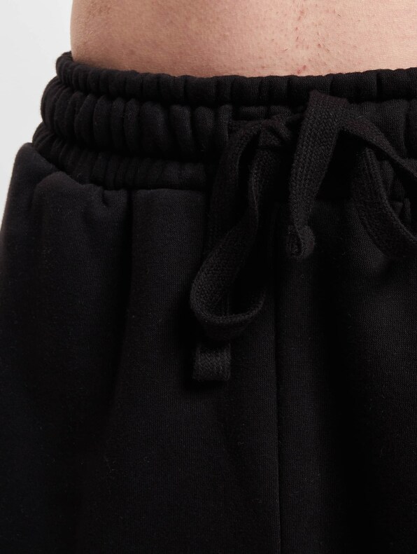 2Y Basic Cargo Shorts-3