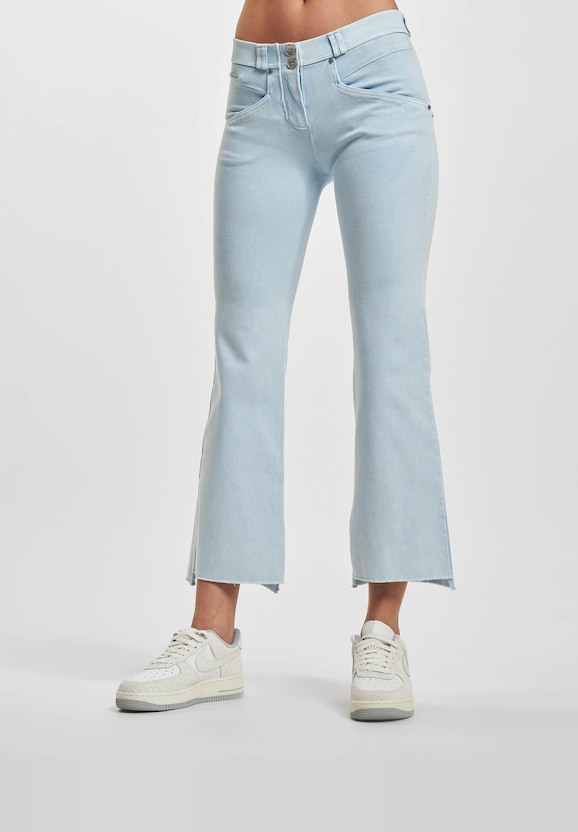 WRUP Snug Push Up 7/8 Regular Waist Raw Cut Flare-2