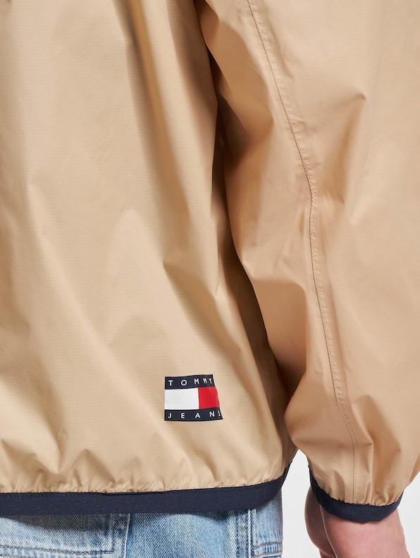 Tommy Jeans Pckable Tech Chicago Popover Windbreaker-5