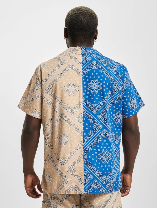 Chest Signature Paisley Block Resort -1