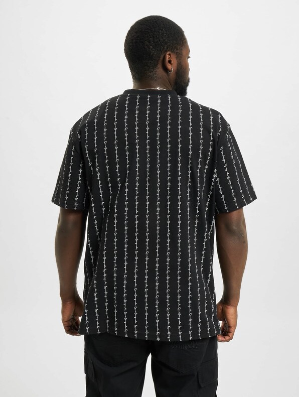 KKMQ12130BLK Signature Logo Pinstripe Tee-1